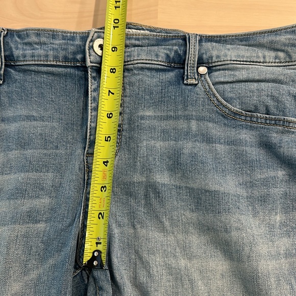 Torrid Boyfriend Straight Jean Vintage Stretch Light Wash 14 Short - Picture 4 of 11